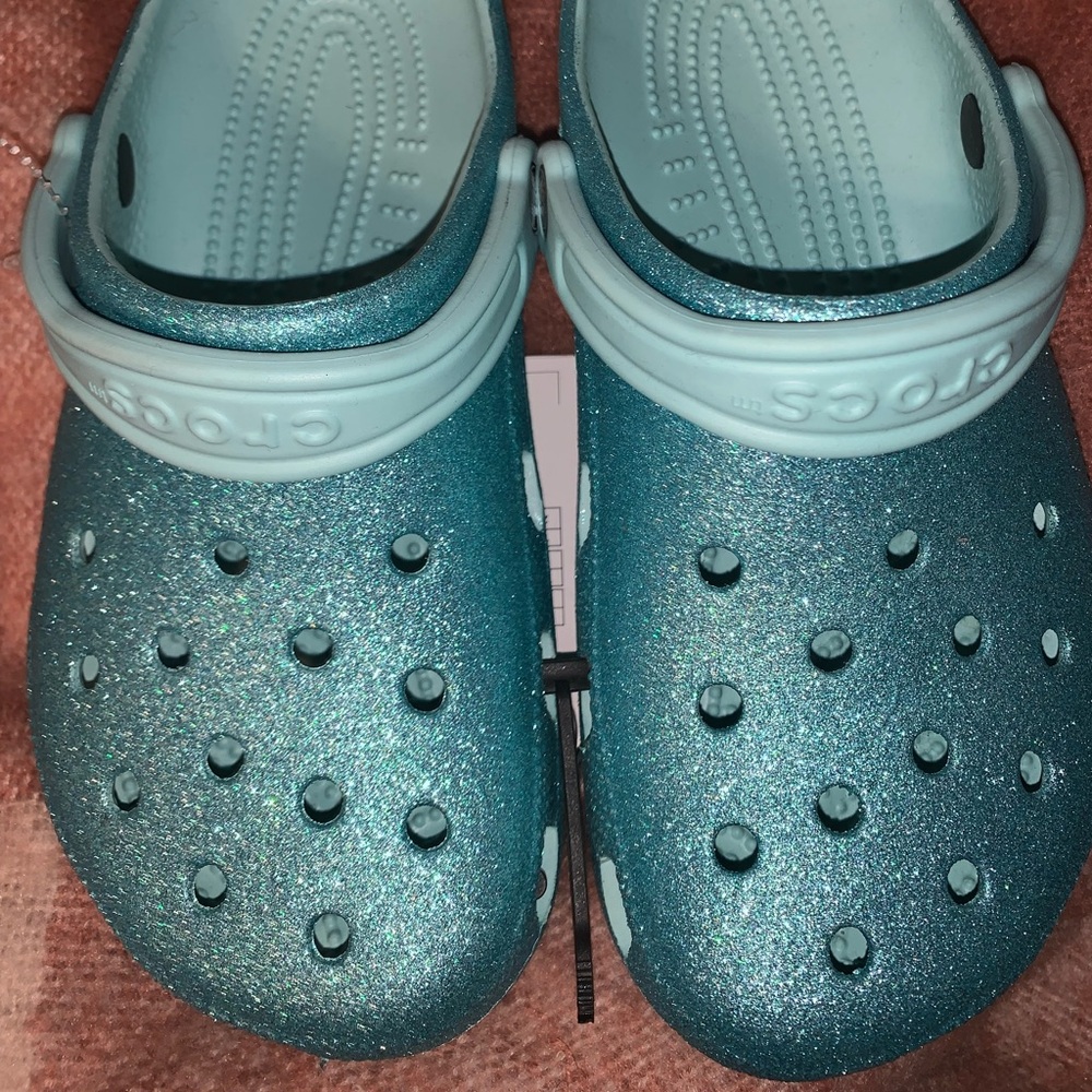 NWT Blue Glitter Crocs Size J6 (fits women’s 8) 💕